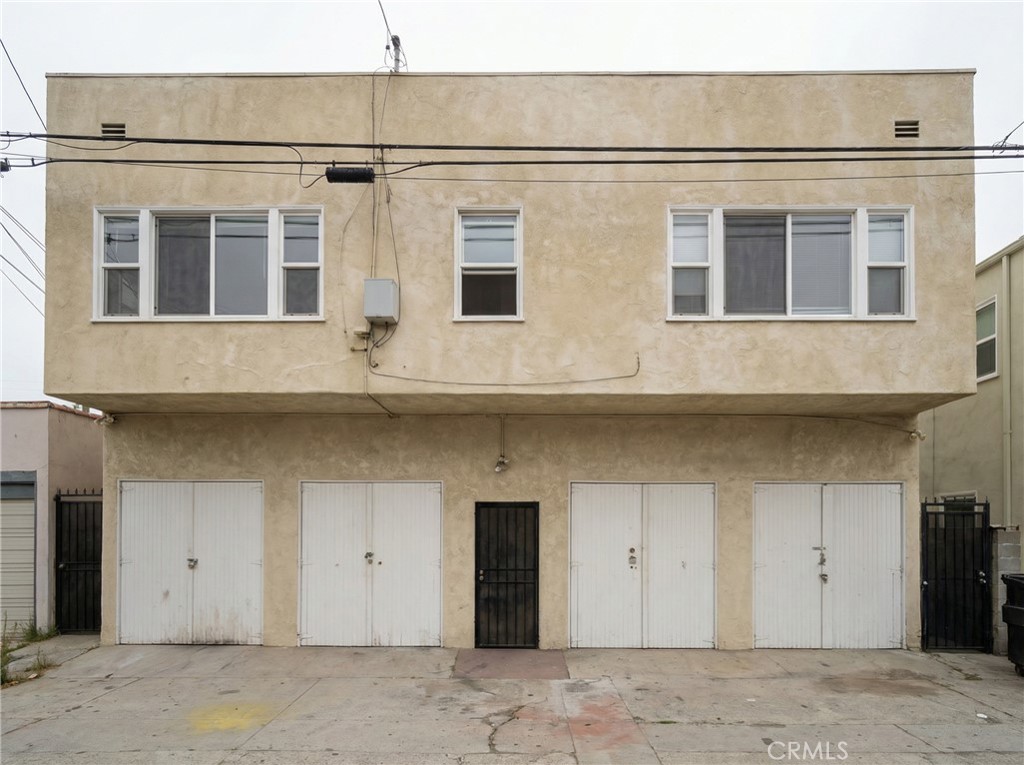 833 Cedar