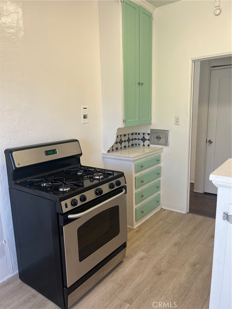 833 Cedar