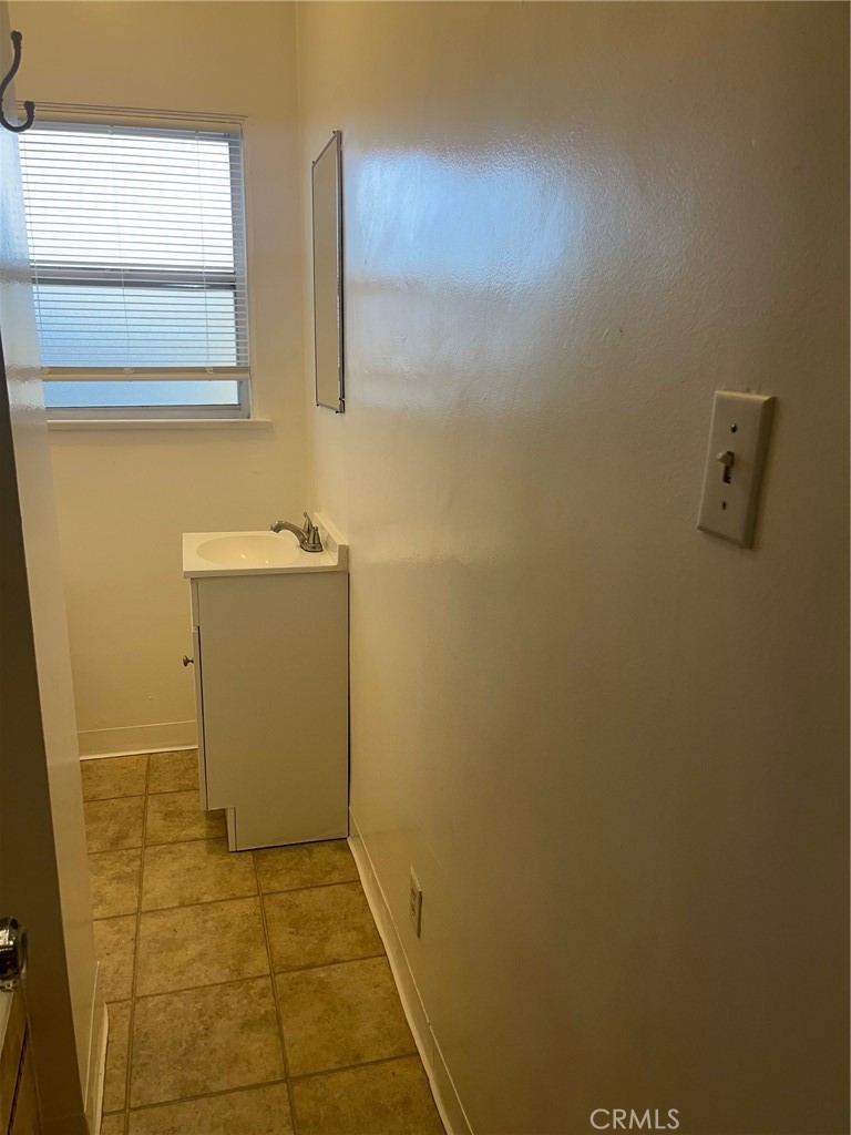 833 Cedar