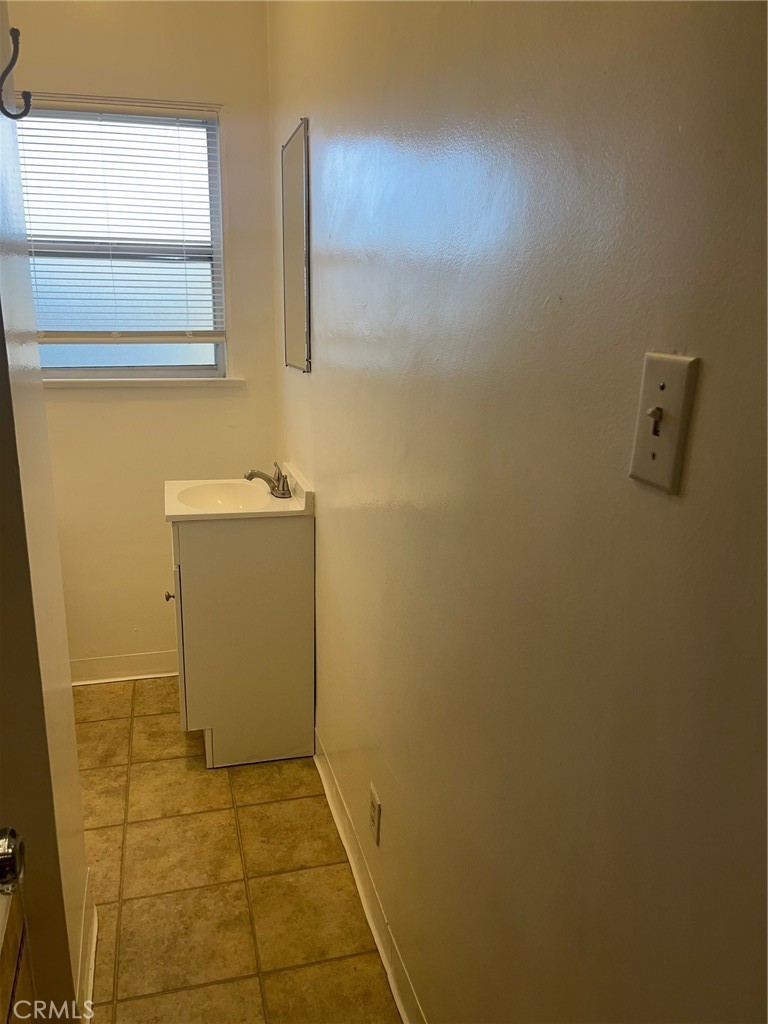 833 Cedar