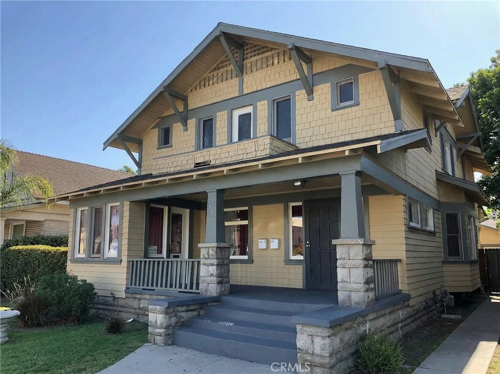 833 Cedar
