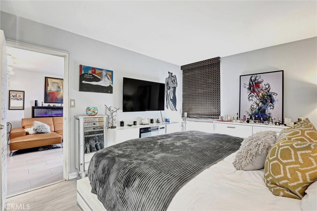 1750 E Ocean 101