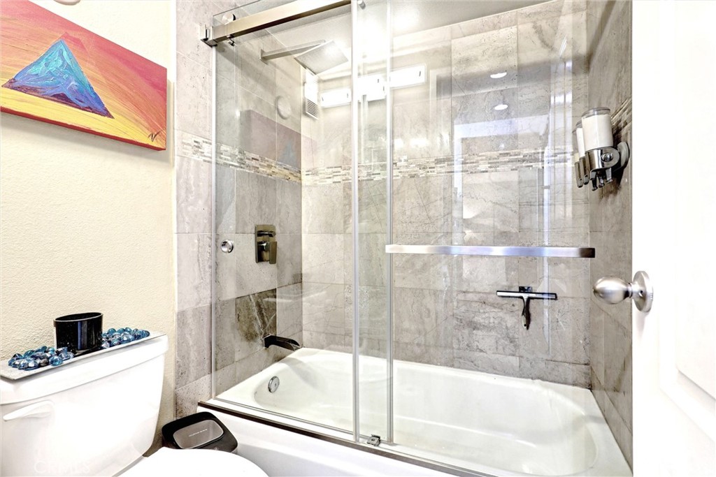 1750 E Ocean 101