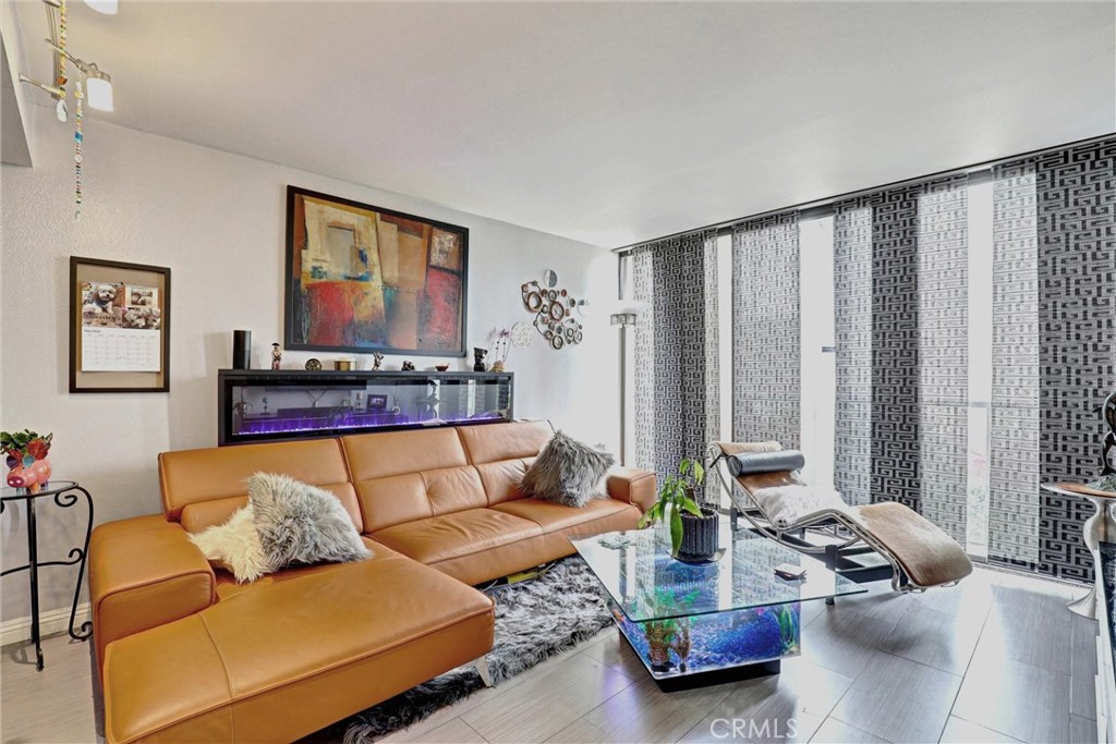 1750 E Ocean 101