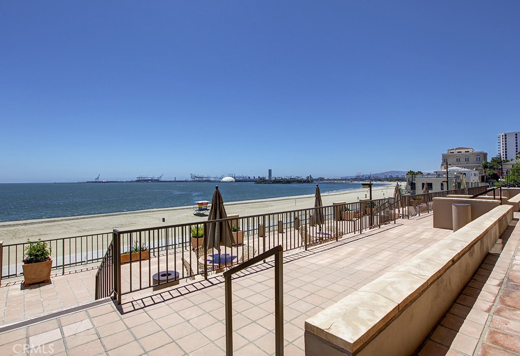 1750 E Ocean 101