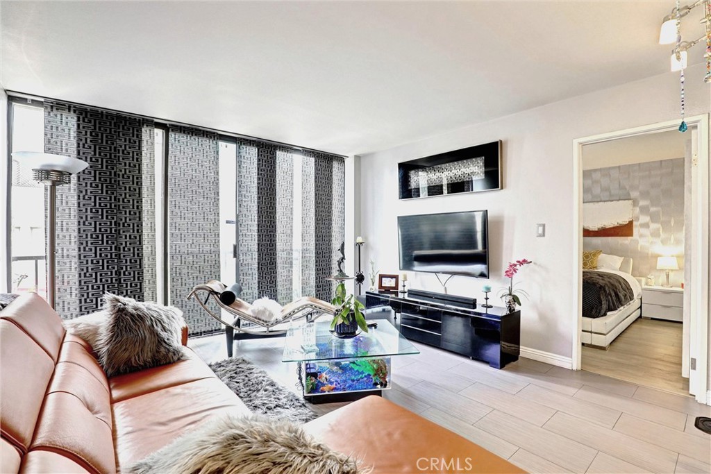 1750 E Ocean 101