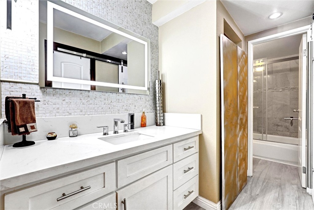 1750 E Ocean 101