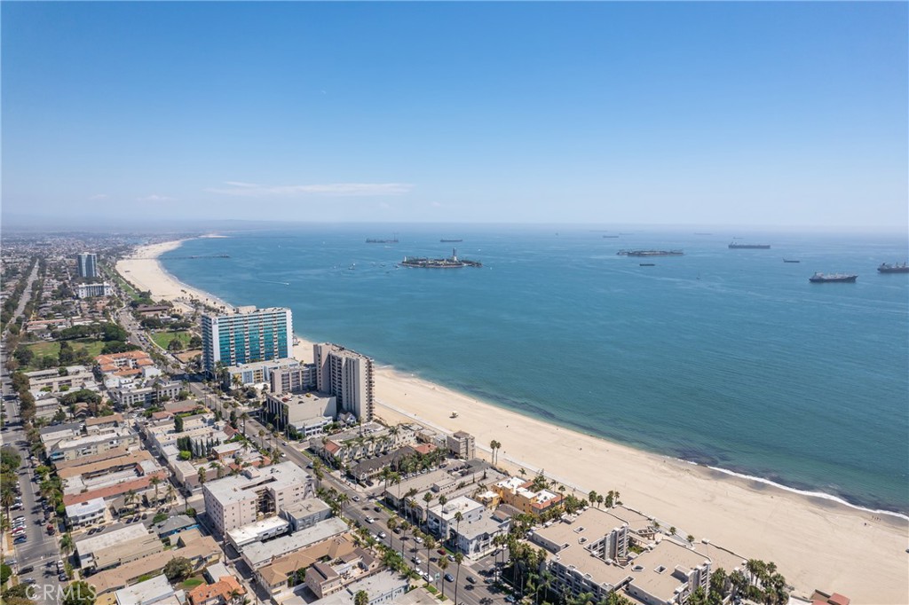 1750 E Ocean 101