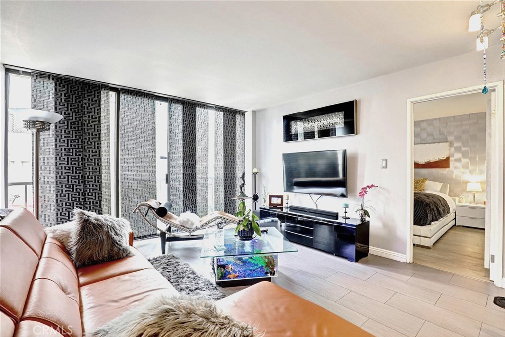 1750 E Ocean 101