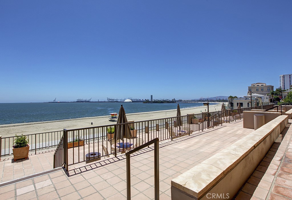 1750 E Ocean 101