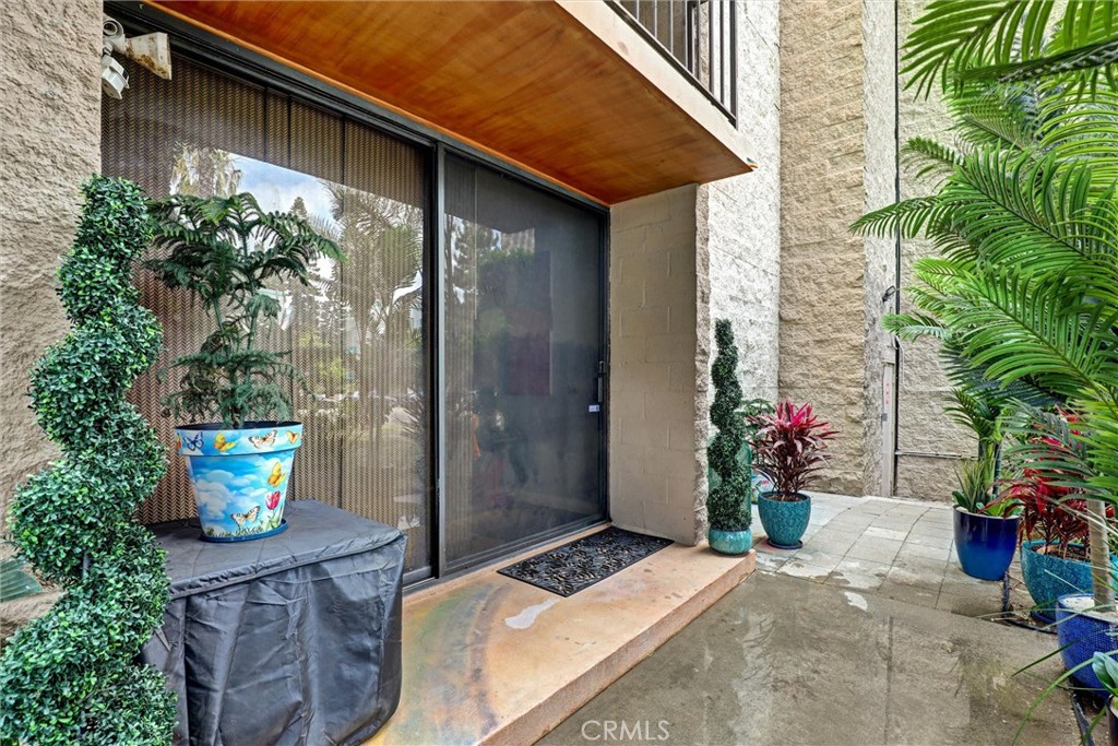 1750 E Ocean 101
