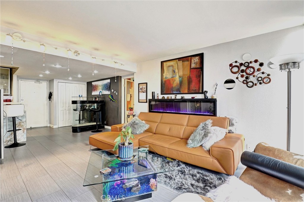 1750 E Ocean Boulevard 101