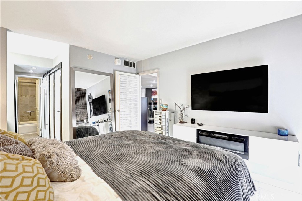 1750 E Ocean Boulevard 101