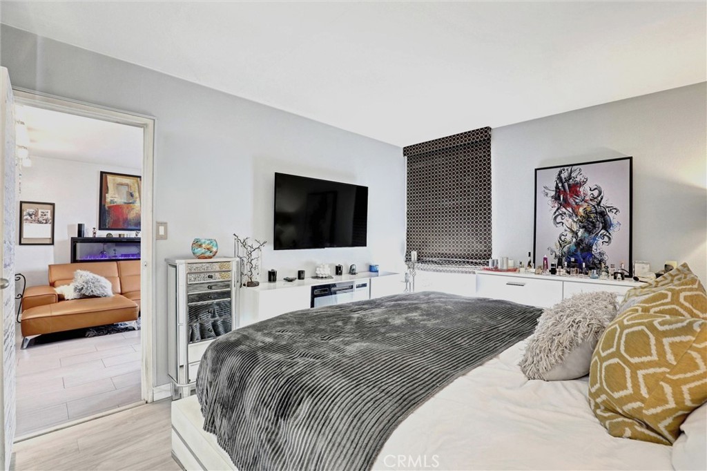 1750 E Ocean Boulevard 101
