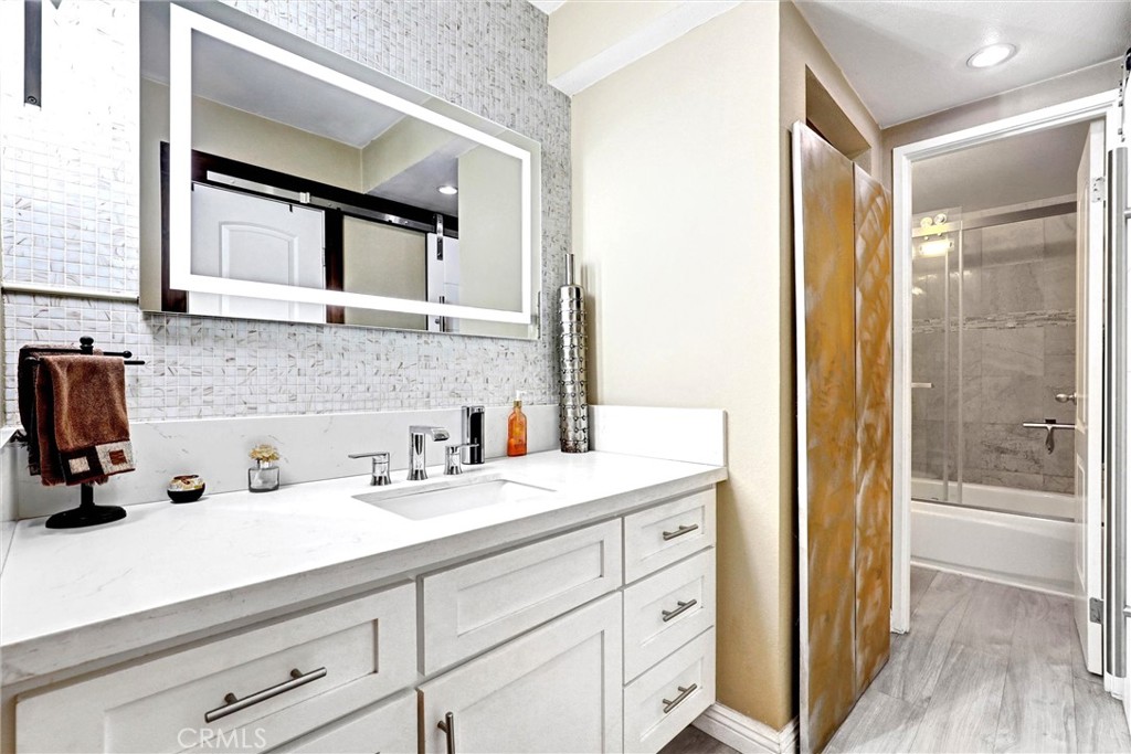 1750 E Ocean Boulevard 101