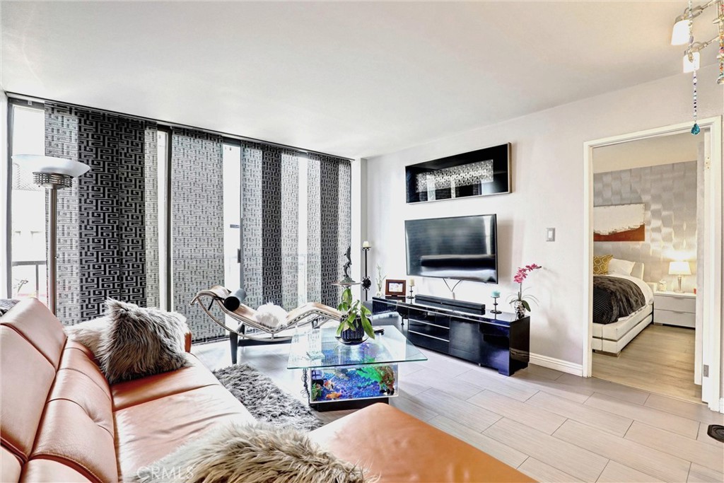 1750 E Ocean Boulevard 101