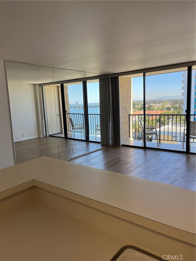 1750 E Ocean Boulevard 1103