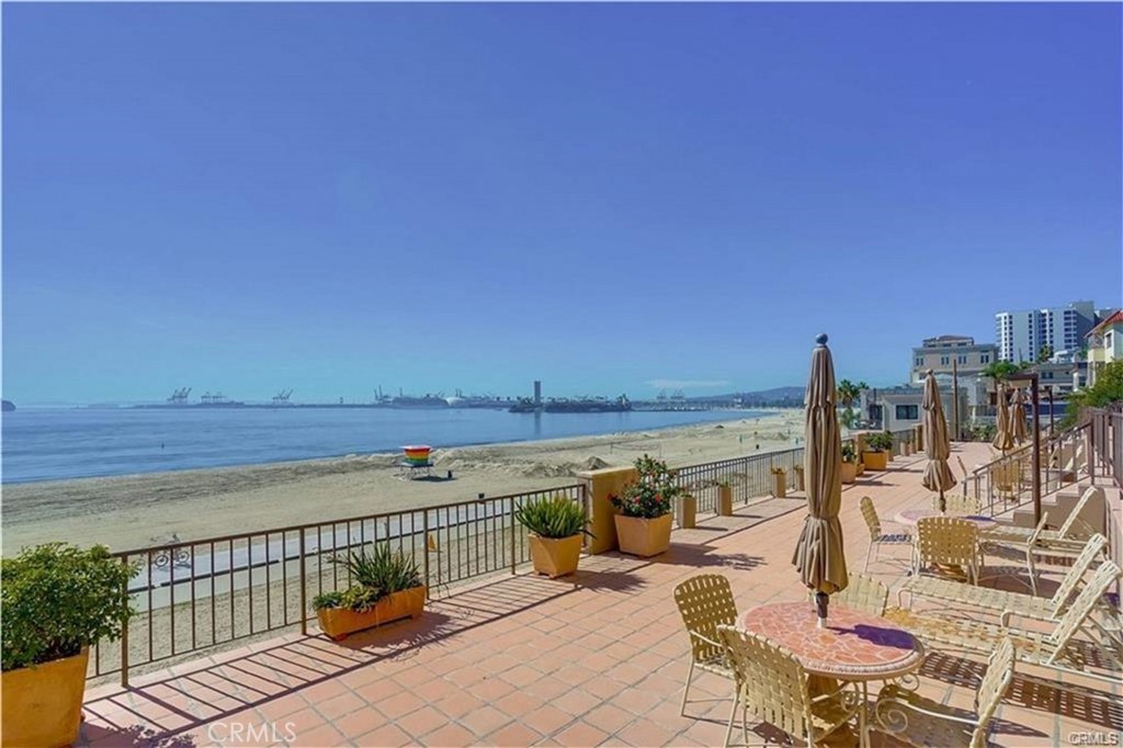1750 E Ocean Boulevard 1103