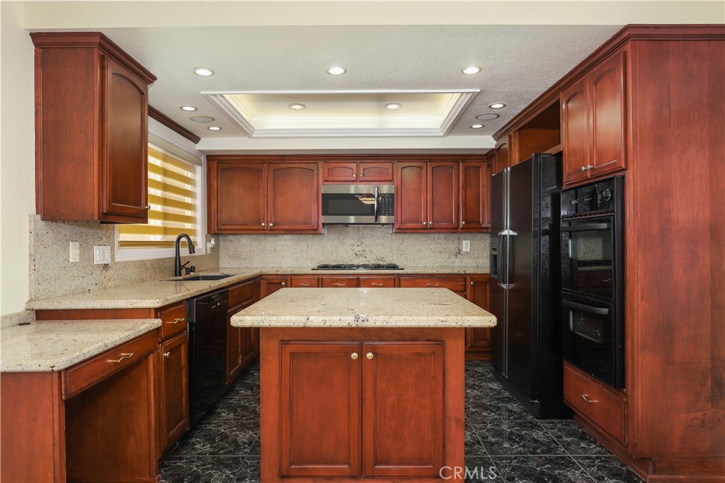 2254 Gaviota Avenue 7