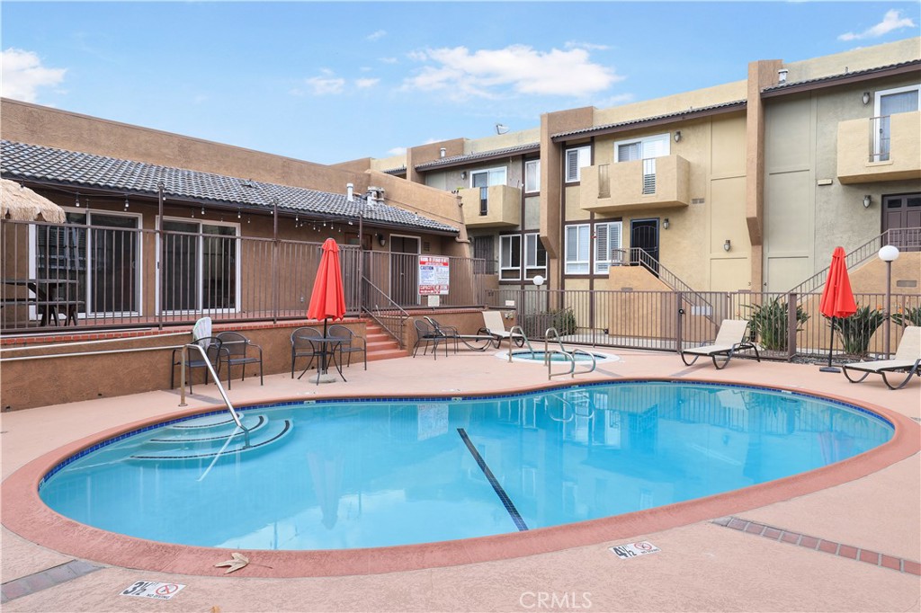 2254 Gaviota Avenue 7