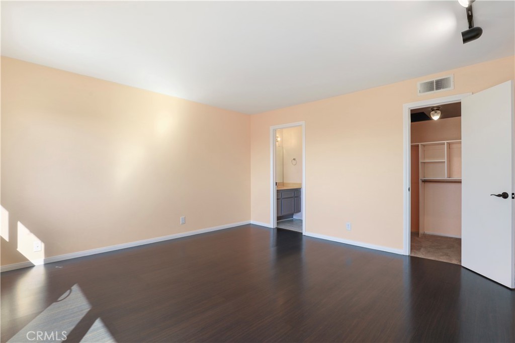 2254 Gaviota Avenue 7