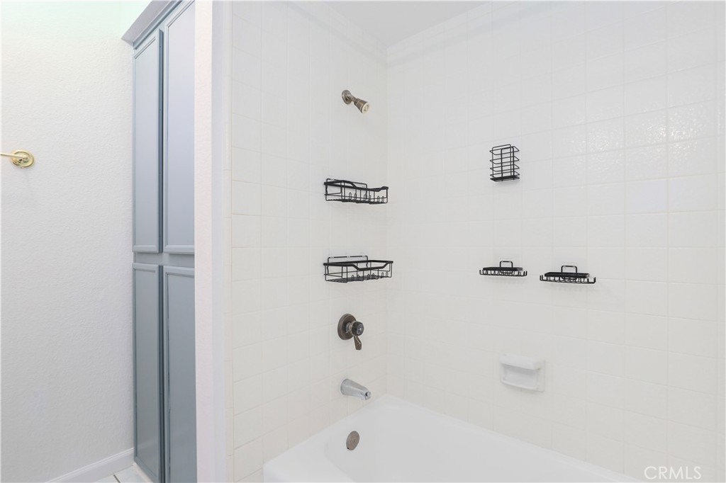 2254 Gaviota Avenue 7