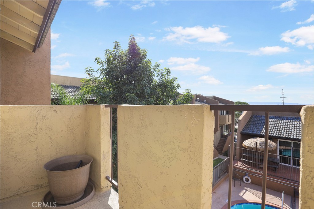 2254 Gaviota Avenue 7