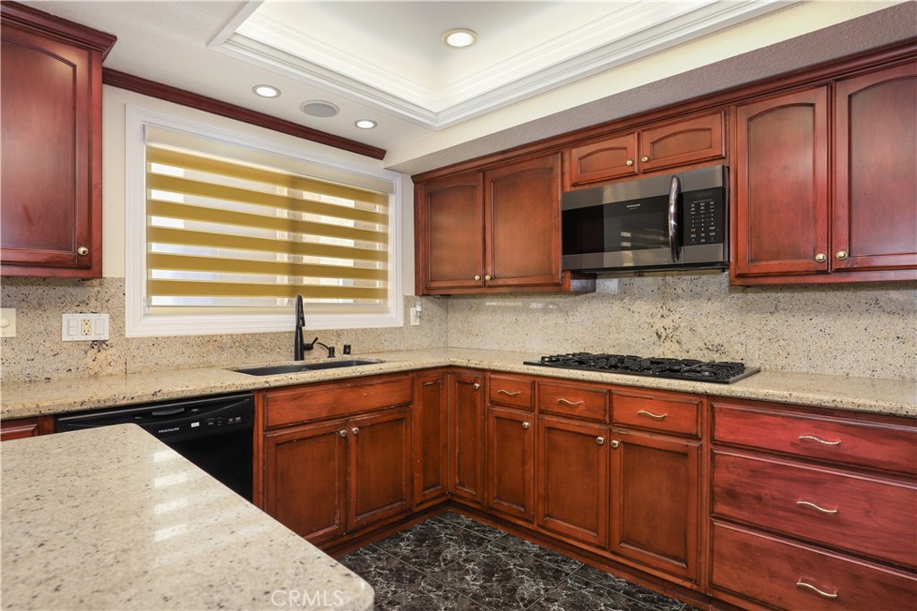 2254 Gaviota Avenue 7