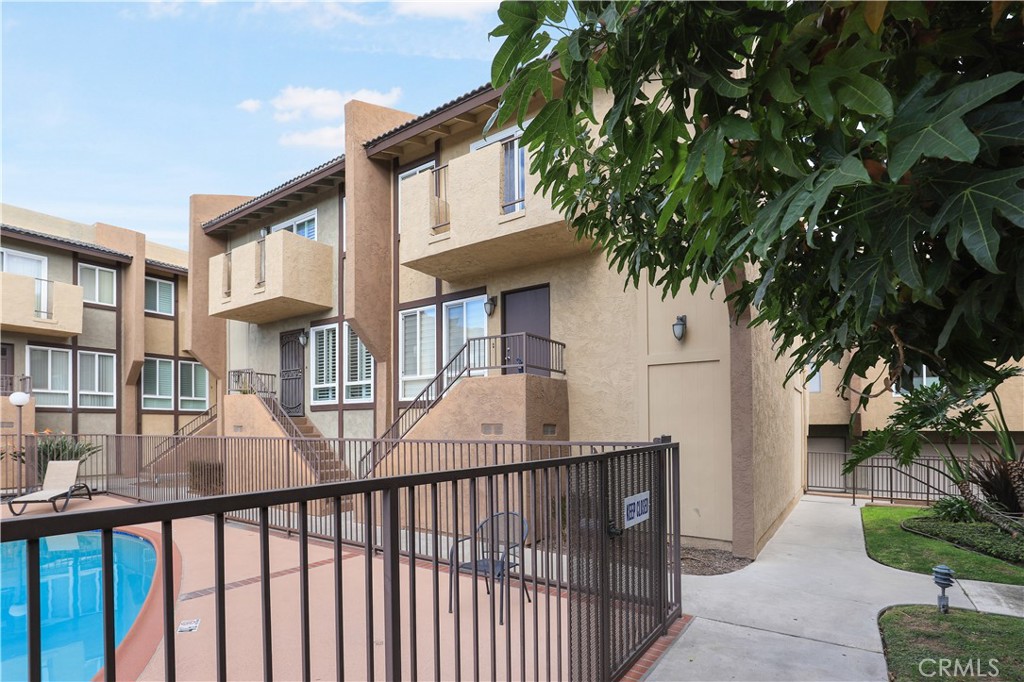 2254 Gaviota Avenue 7