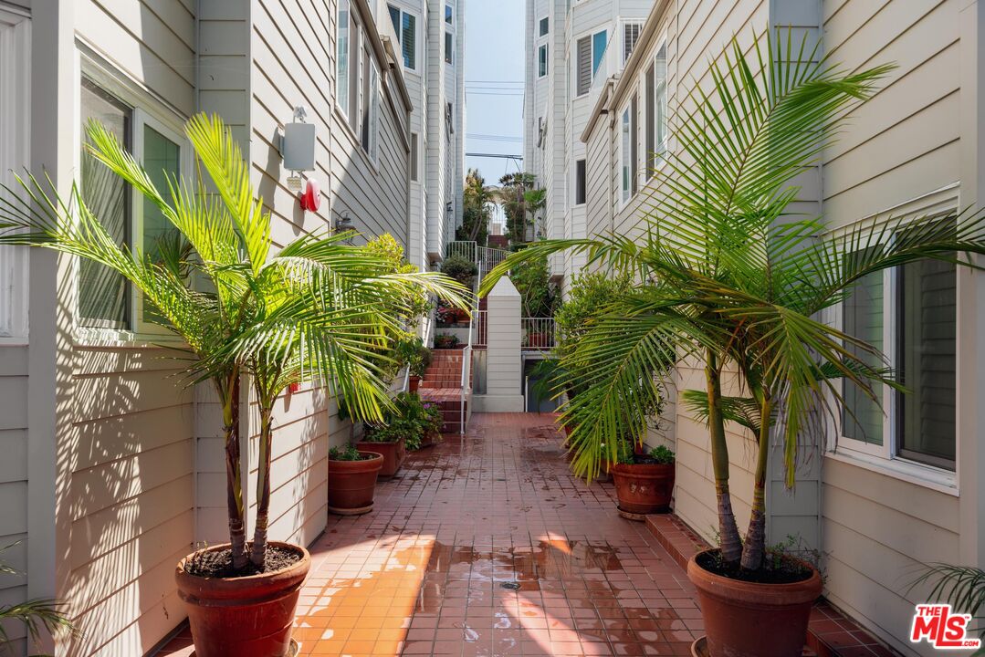 830 Haverford Ave Unit: 10