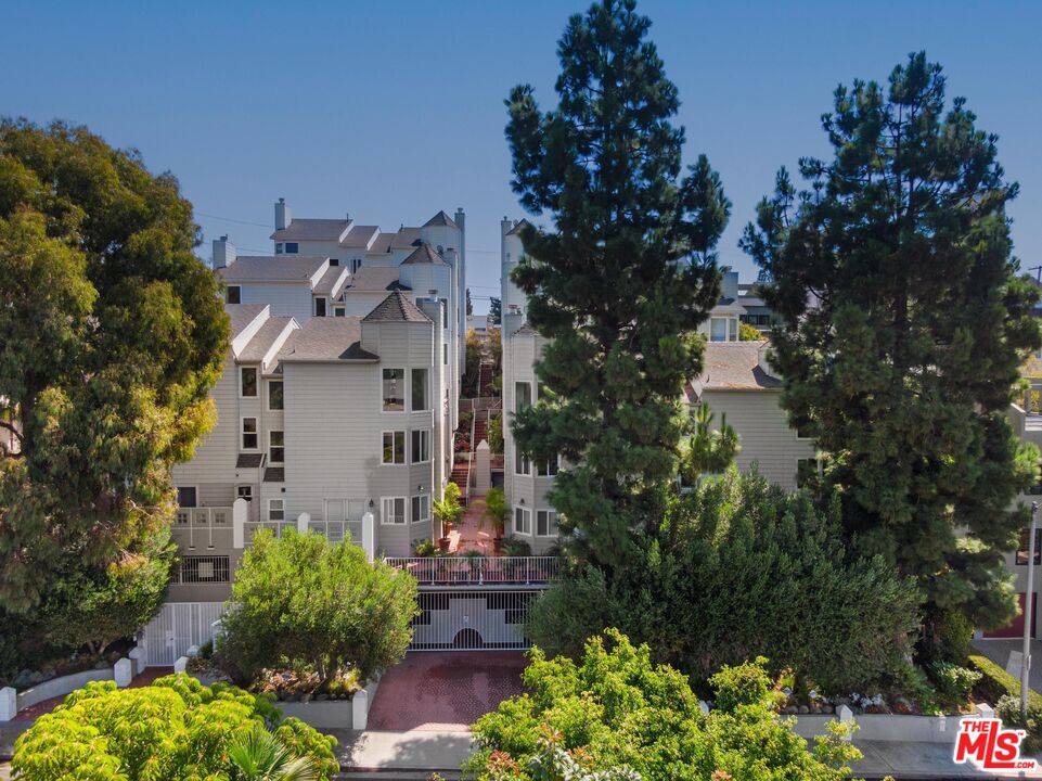 830 Haverford Ave Unit: 10