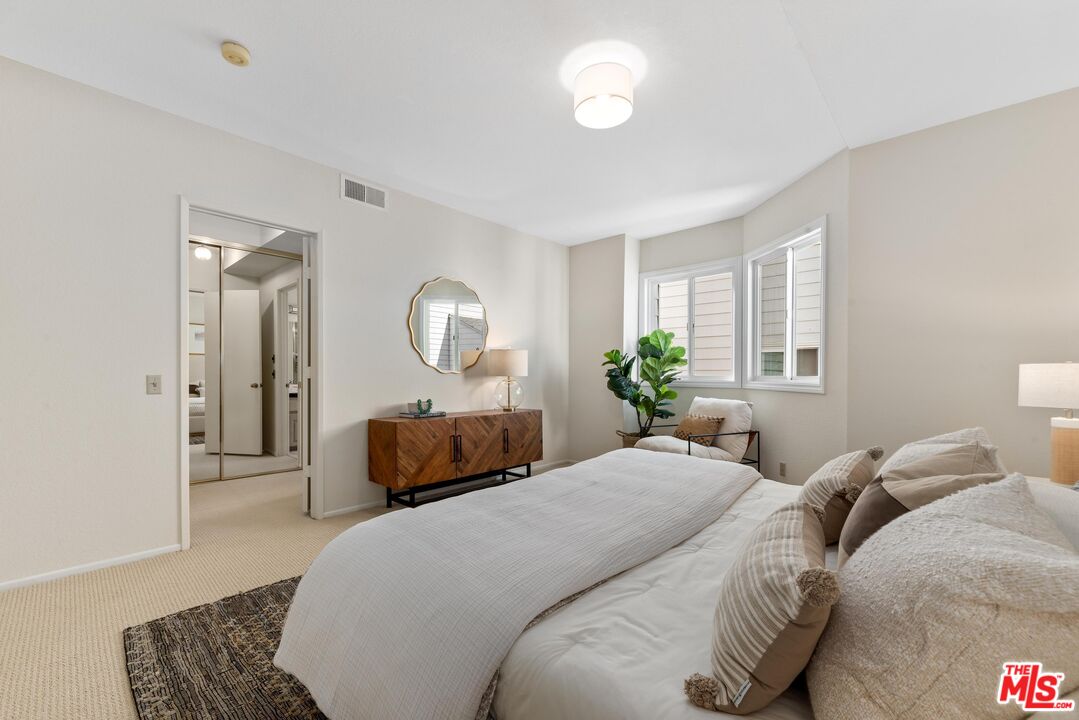 830 Haverford Ave Unit: 10