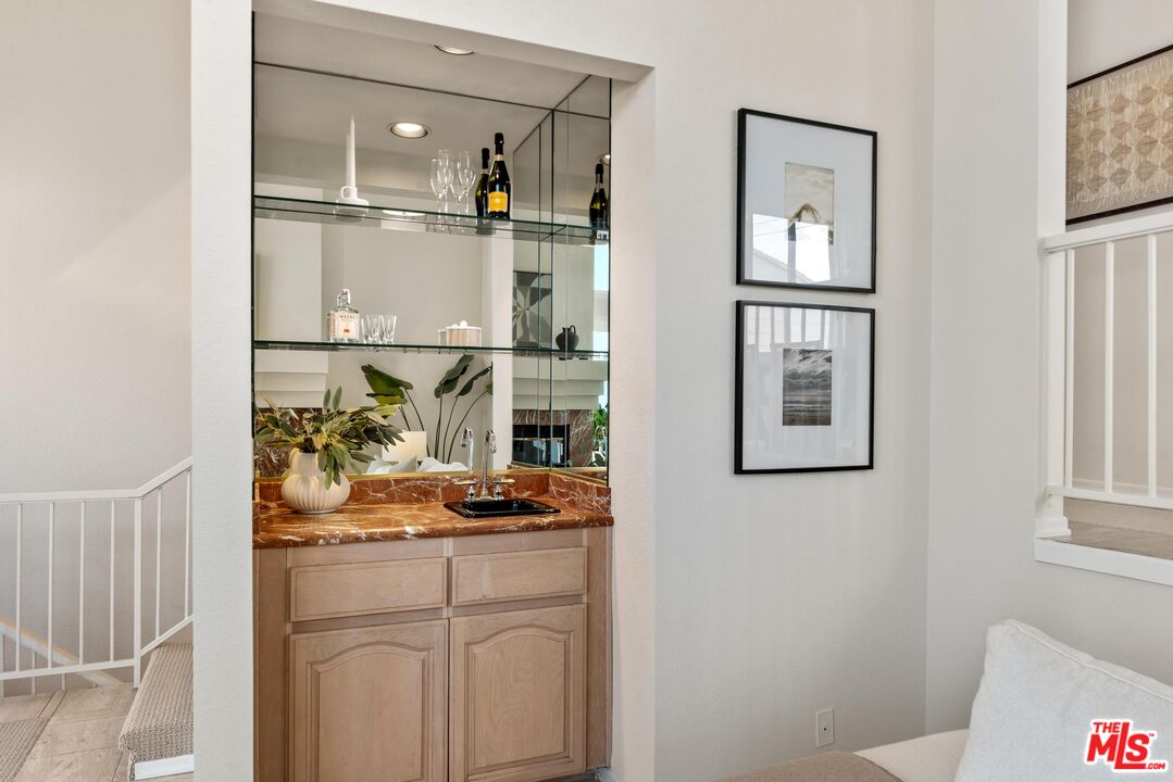 830 Haverford Ave Unit: 10