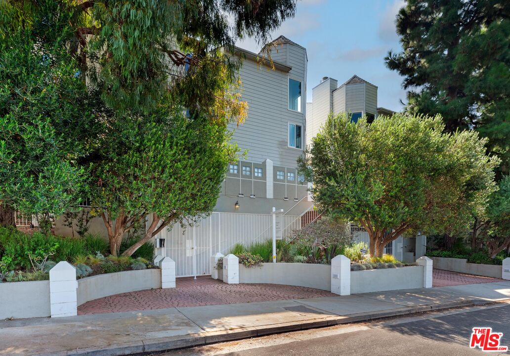 830 Haverford Ave Unit: 10