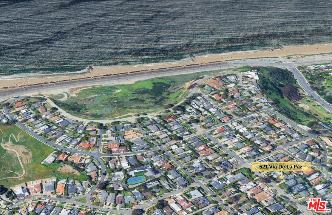 521 N Via De La Paz