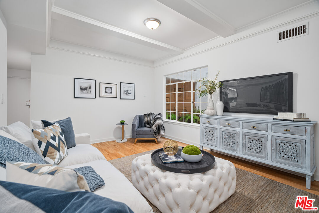 11745 Montana Ave Unit: 104