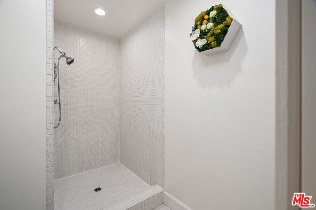 11745 Montana Ave Unit: 104