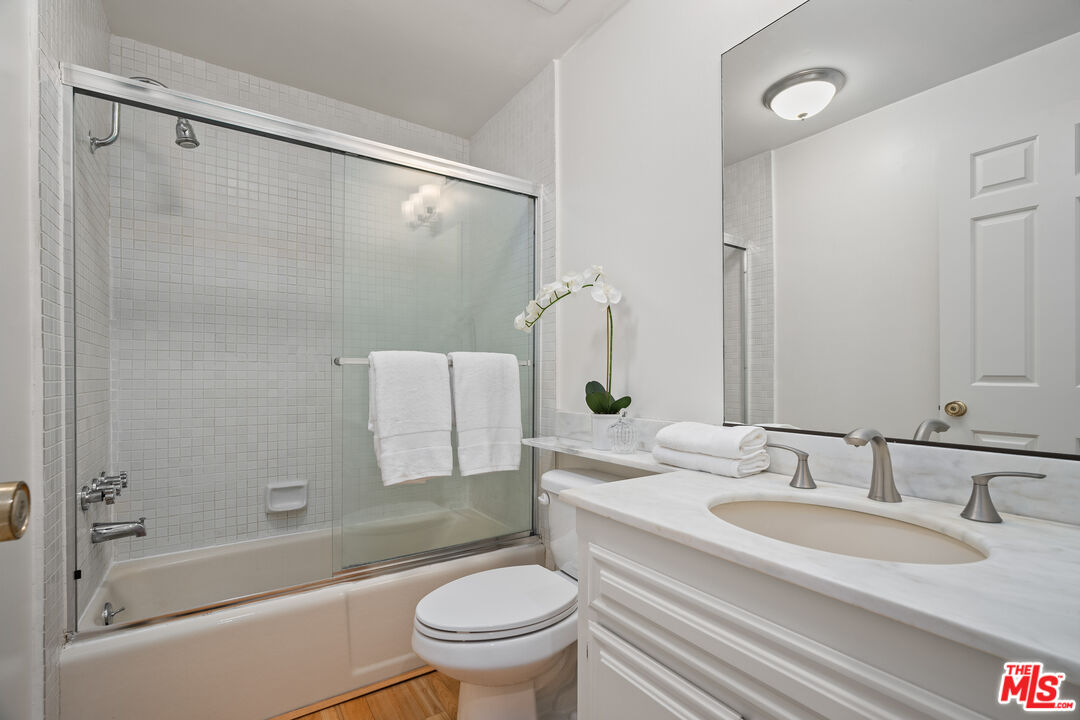 11745 Montana Ave Unit: 104