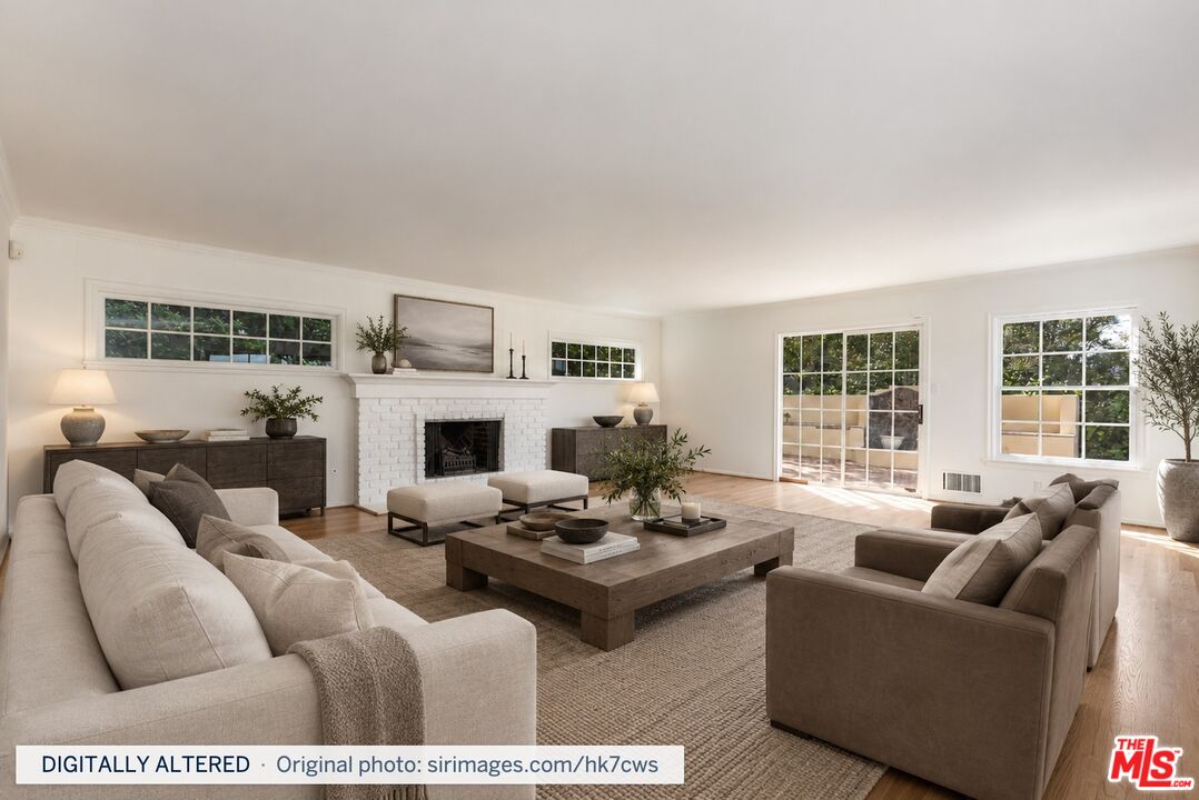 910 Centinela Ave
