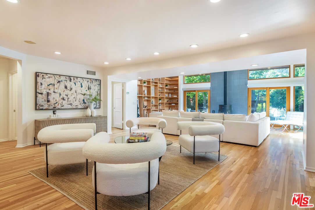 14903 Valley Vista Blvd