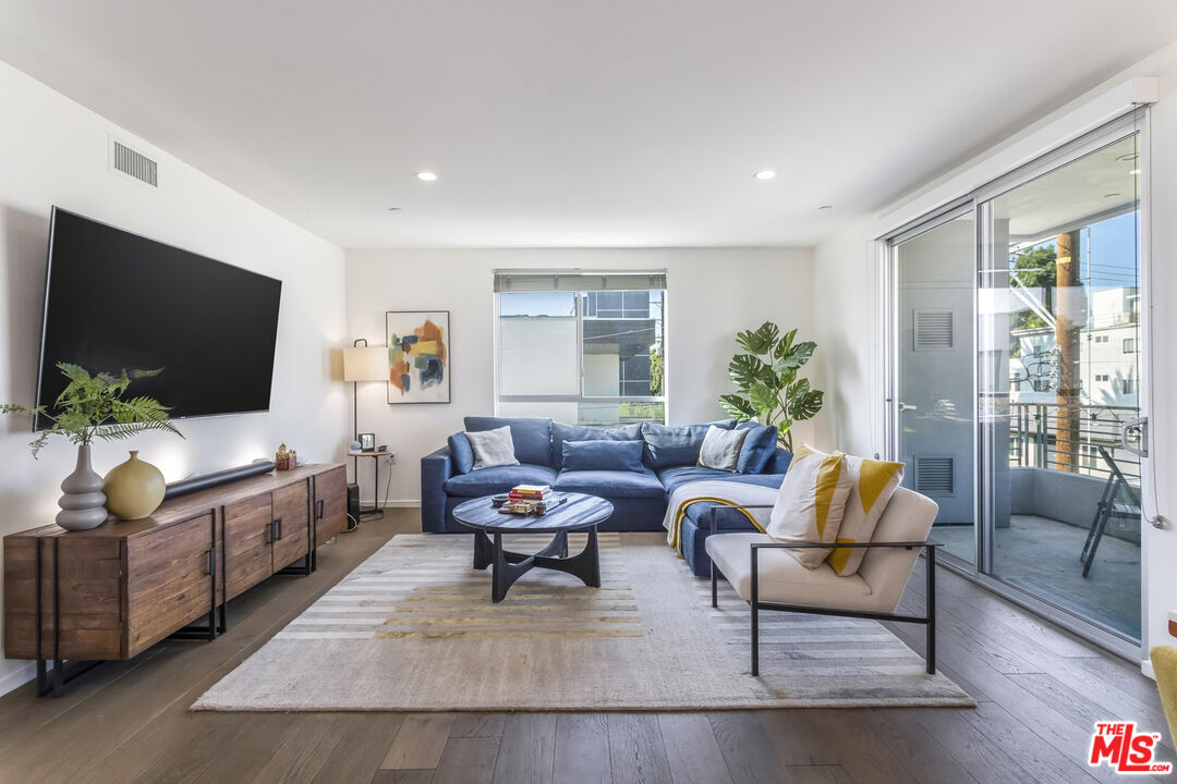 11764 Idaho Ave Unit: 301