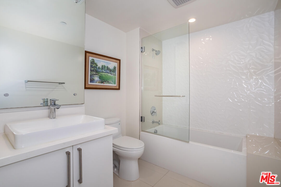 11764 Idaho Ave Unit: 301