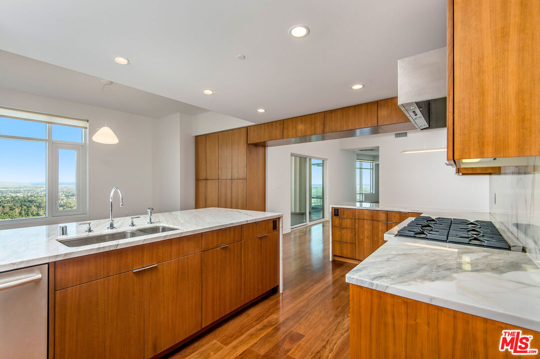 1 W Century Dr Unit: 24A