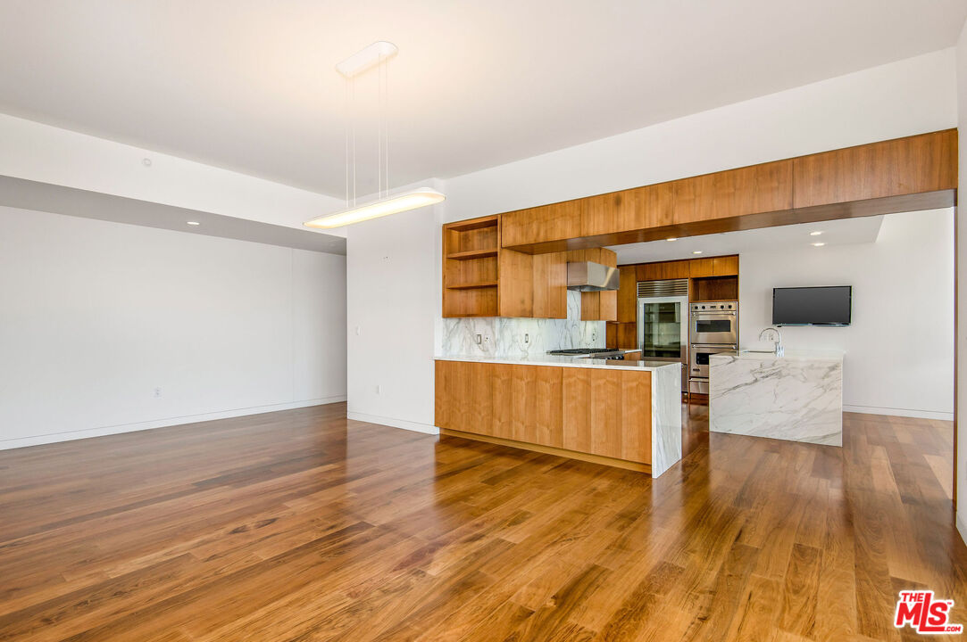 1 W Century Dr Unit: 24A
