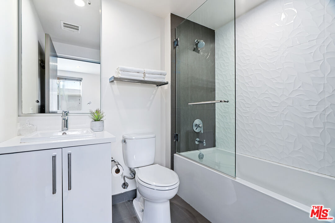11764 Idaho Ave Unit: 301