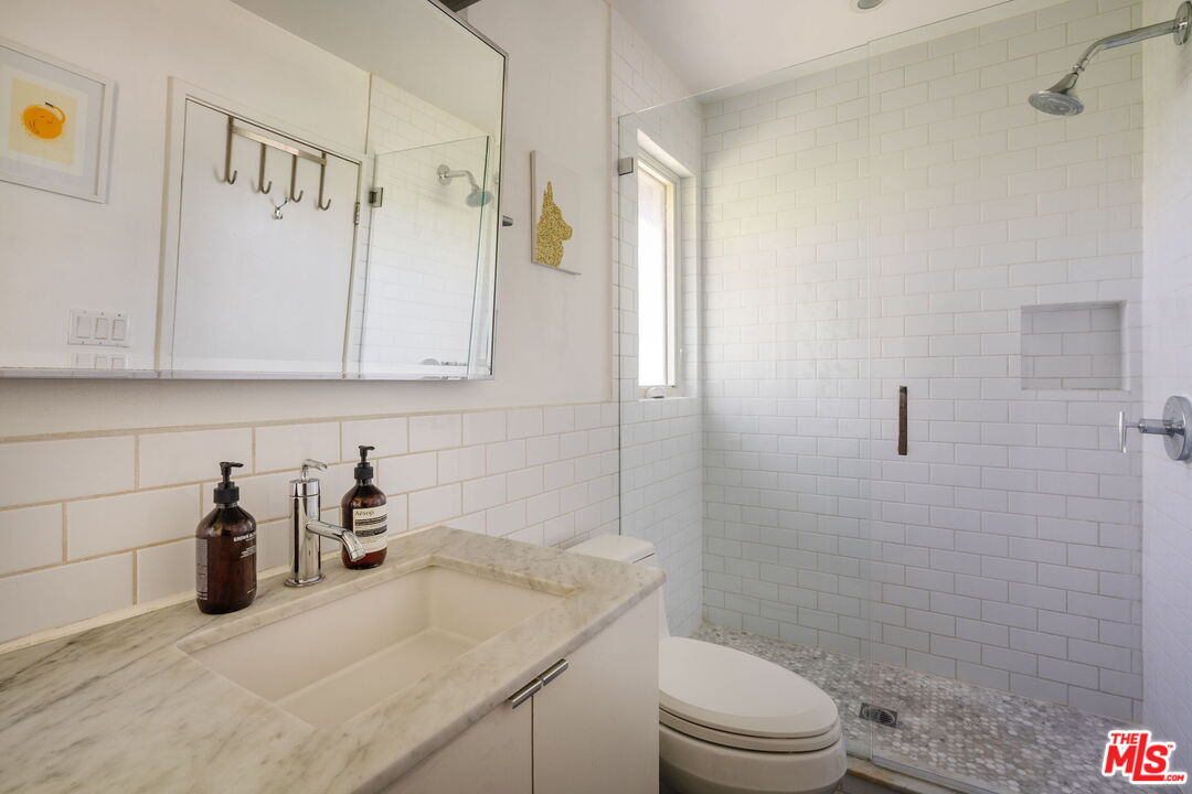 2600 Abbot Kinney Blvd Unit: 6