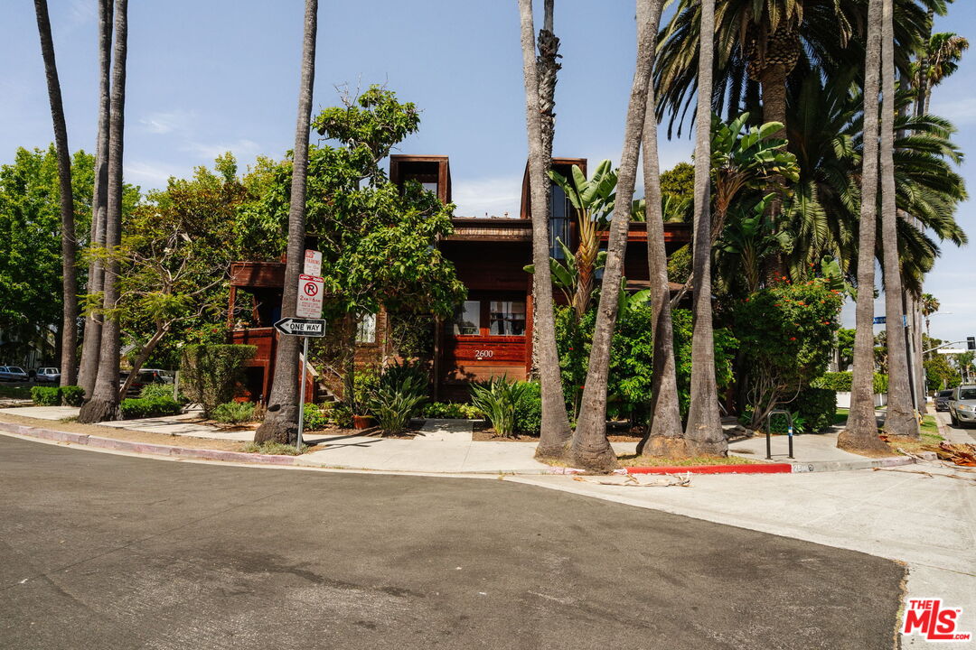 2600 Abbot Kinney Blvd Unit: 6