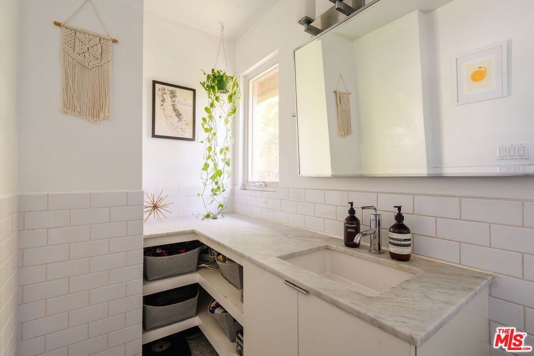 2600 Abbot Kinney Blvd Unit: 6