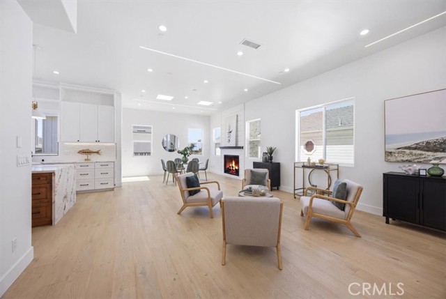 617 N Irena AVE Unit: B
