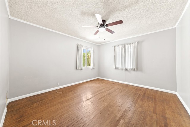 739 W Glenoaks